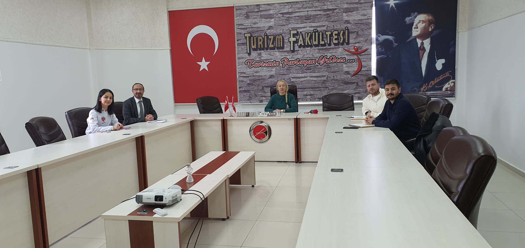 Fakültemizde Araştırma ve Geliştirme (AR-GE) Komisyonu Toplantısı Gerçekleştirildi