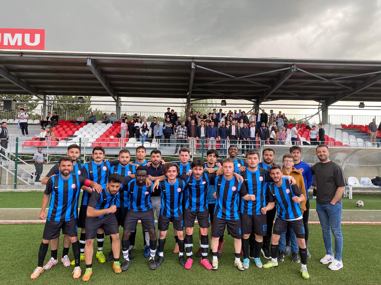 Futbol Takımımız Yoluna Dolu Dizgin Devam Ediyor