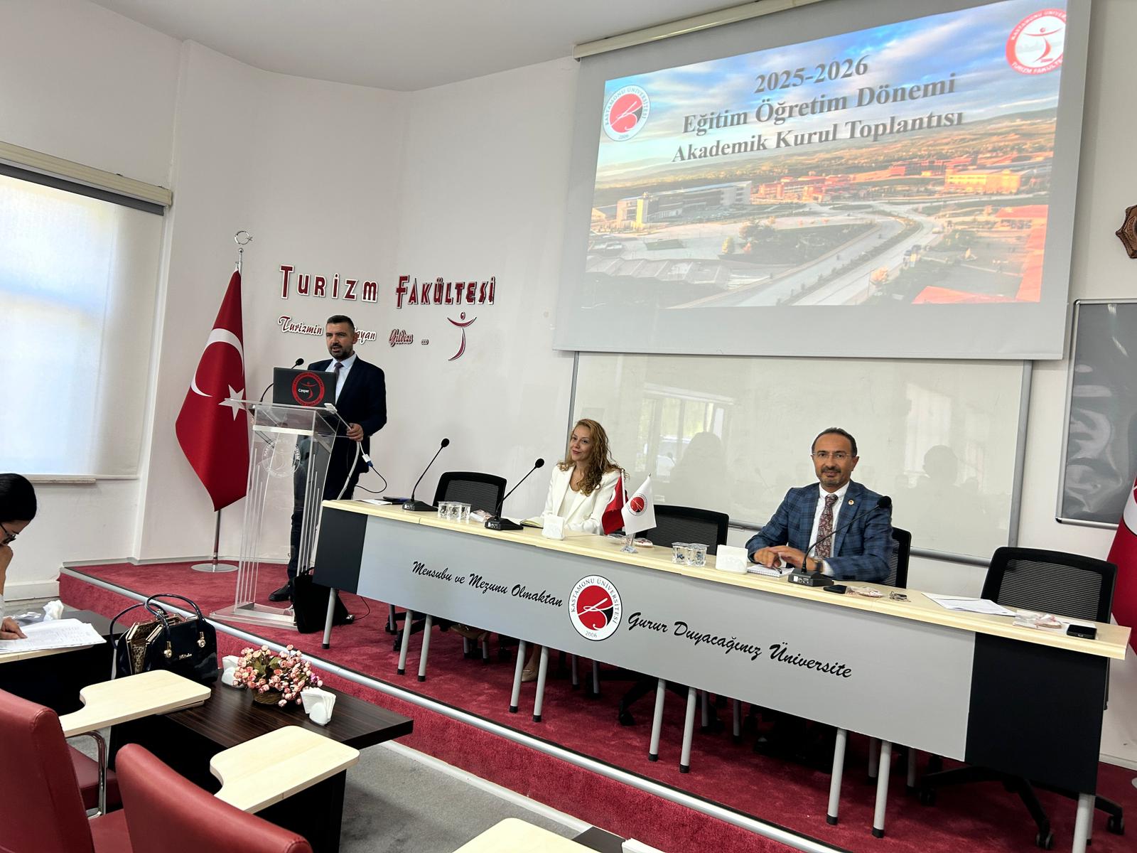Fakültemizde Akademik Kurul Toplantısı Gerçekleştirildi