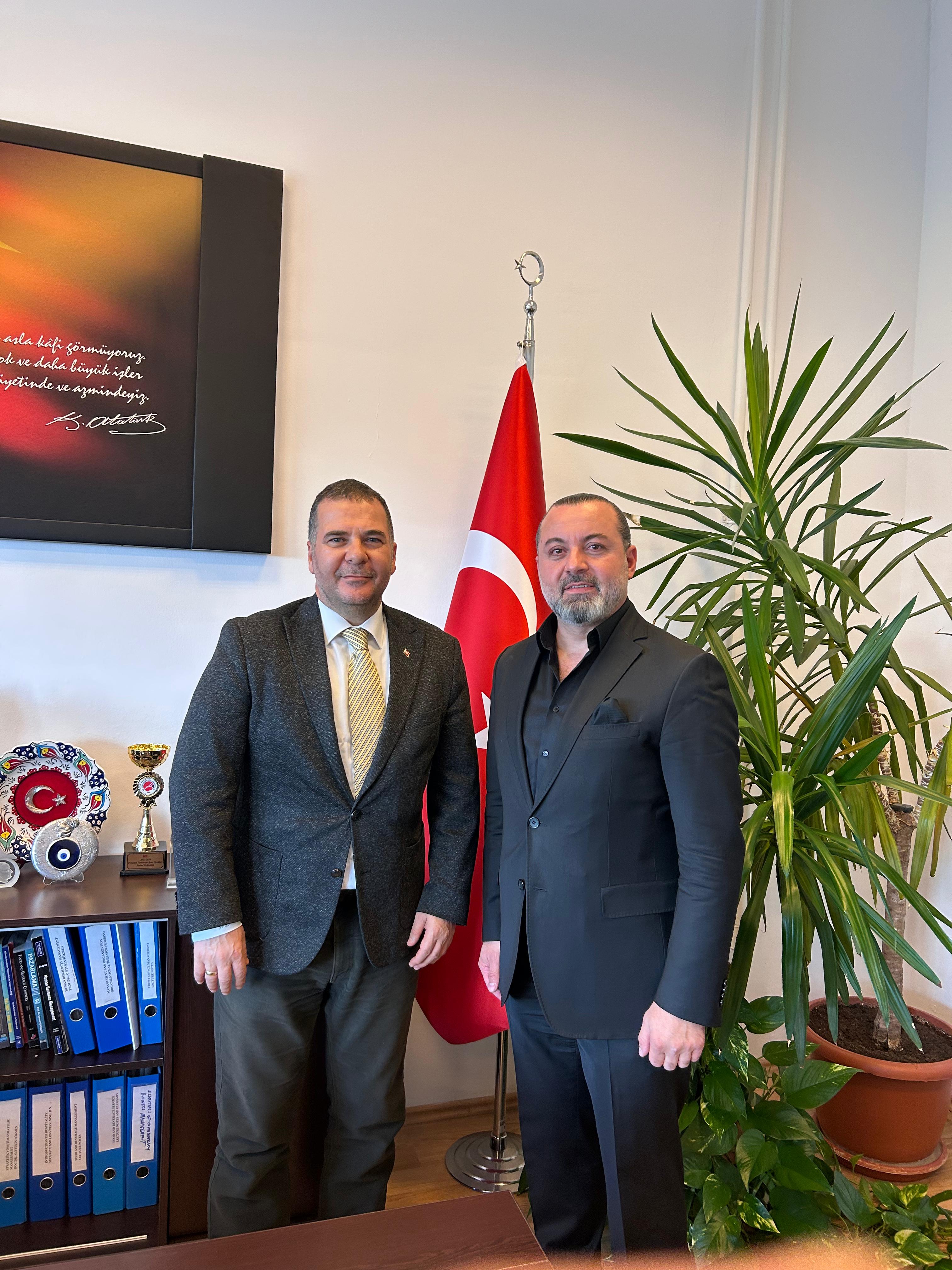 Ziyaretçimiz Vardı 